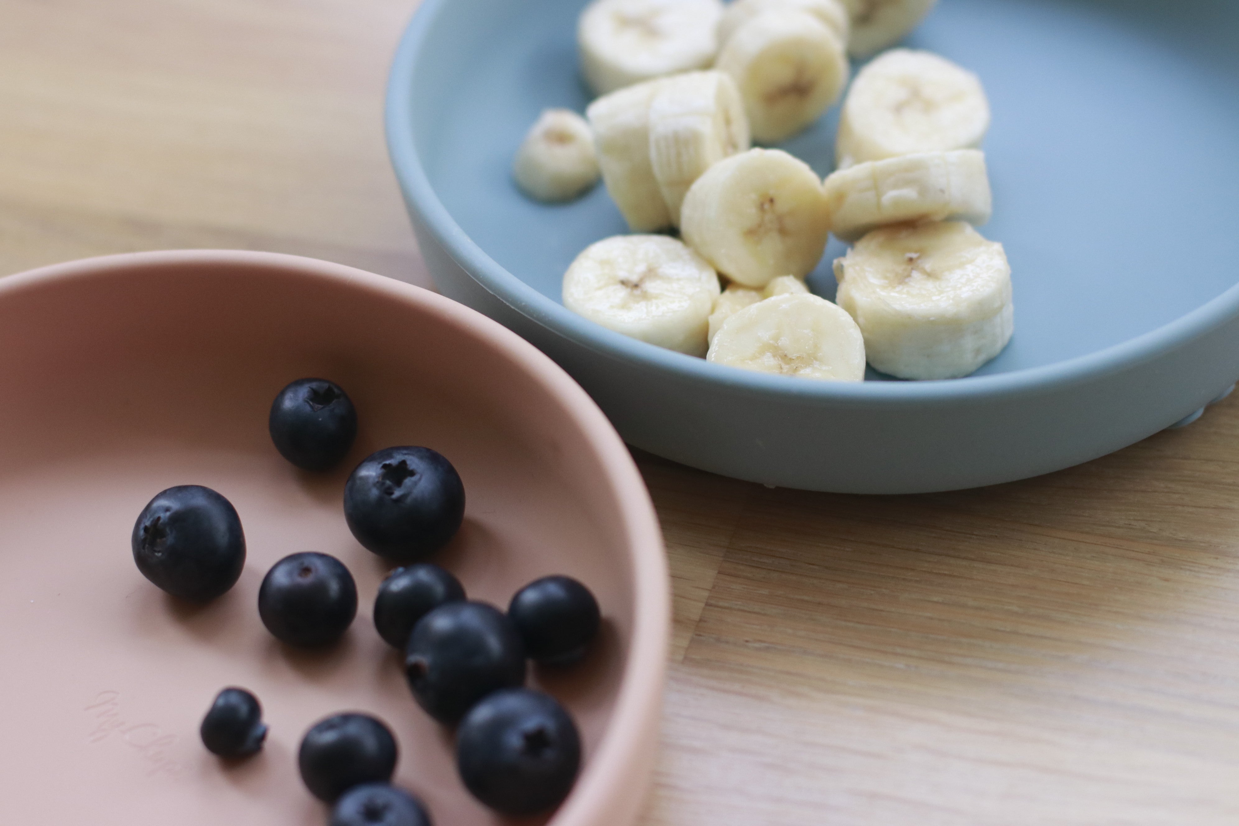 Plates | Round Suction Plate | Caramel | La Romi