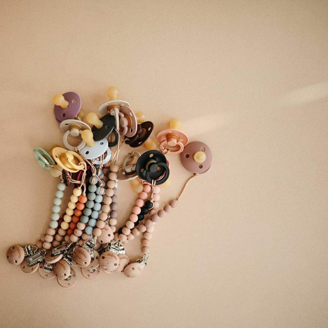 Pacifier Clip | Mushie Cleo Clips | 14 Colours | La Romi