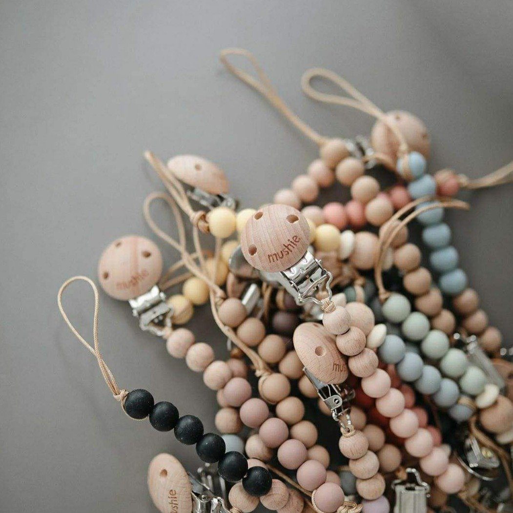 Pacifier Clip | Mushie Cleo Clips | 14 Colours | La Romi