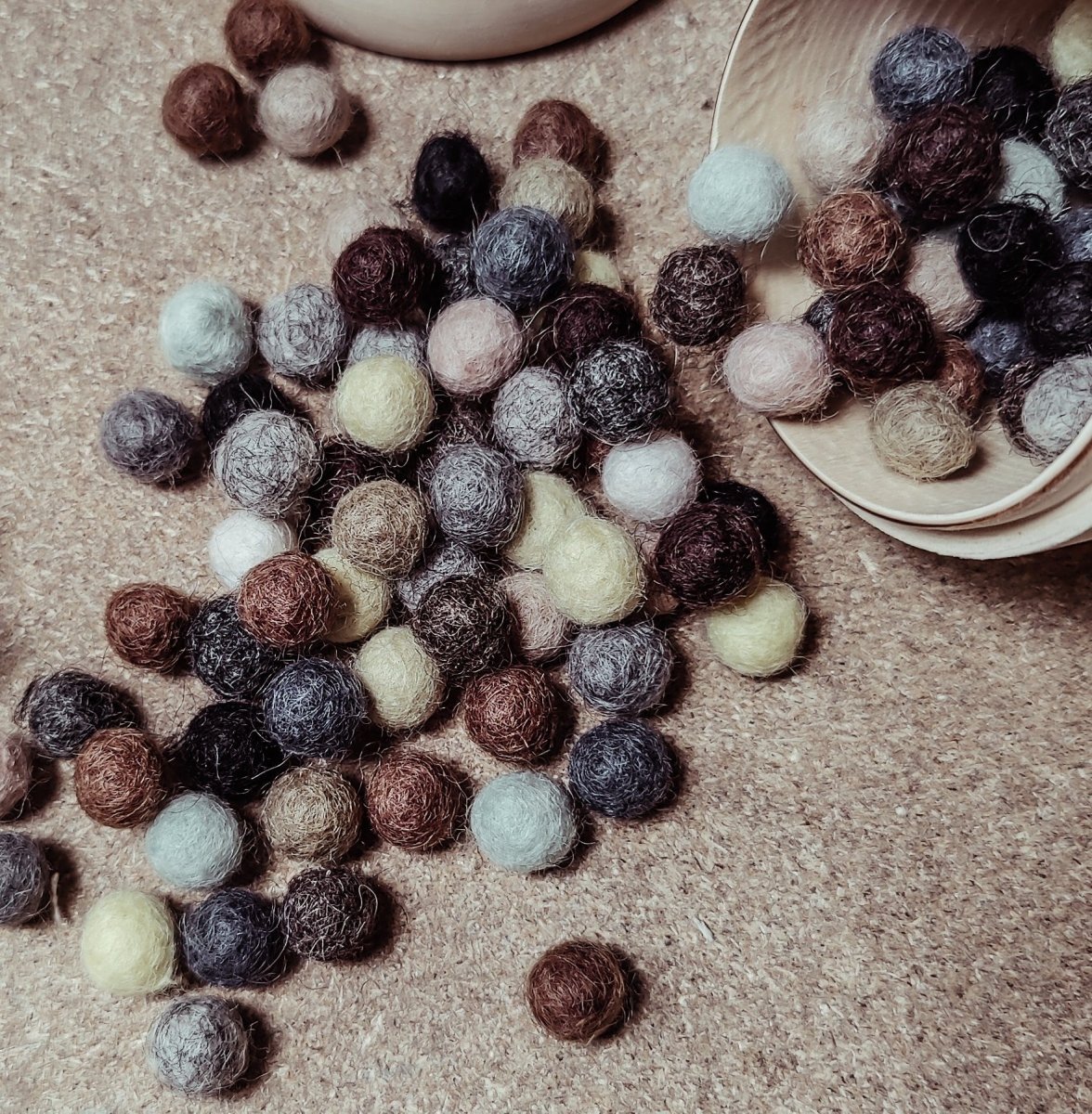 Mini felt balls in Neutral - La Romi | Baby Fashion